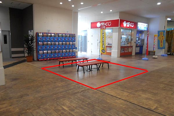 【フレスポ東大阪】PRや物販利用に適した1F宝くじ横のイベントスペース