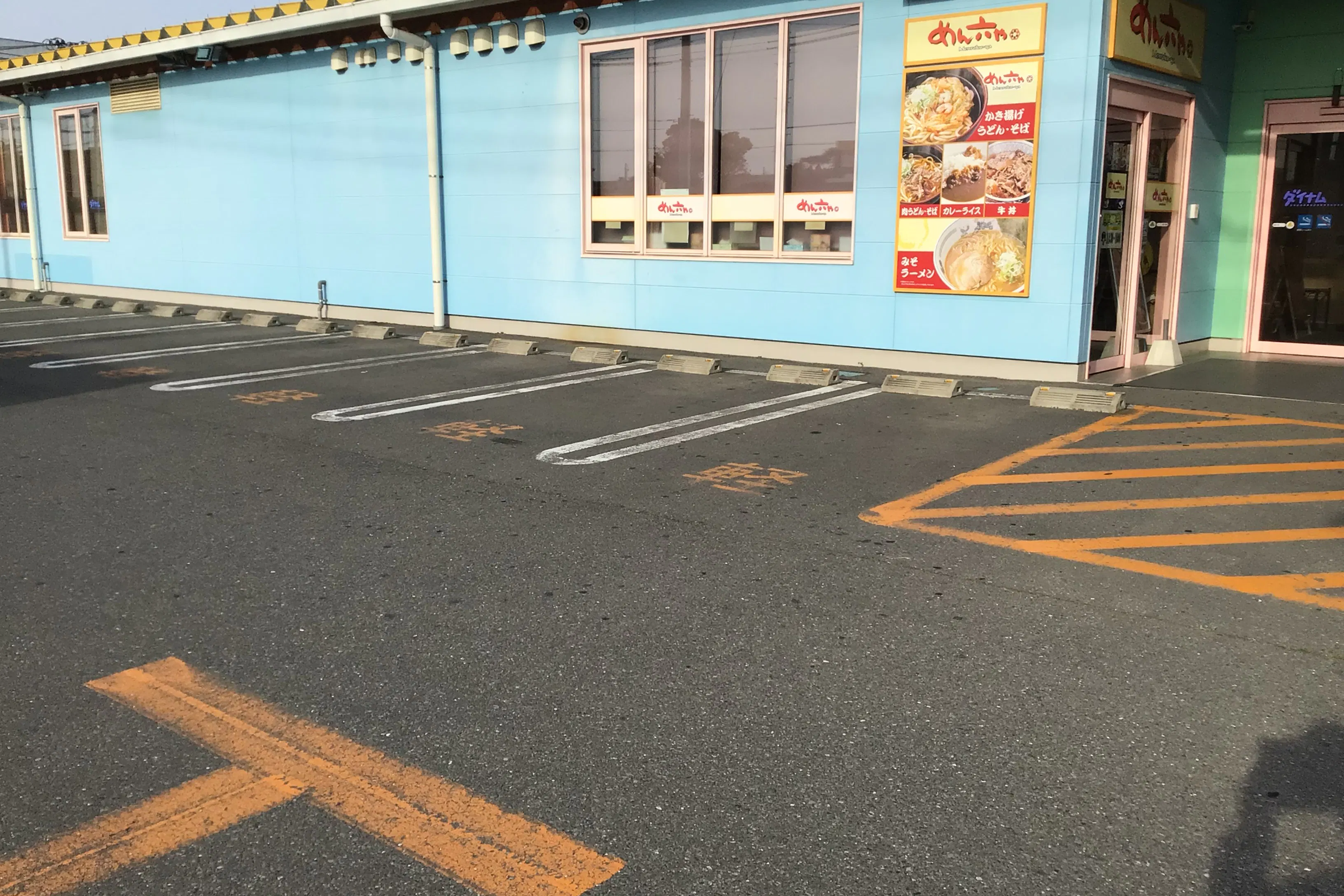 【ダイナム宮城石巻店ゆったり館】キッチンカーやプロモーションに最適なアミューズメント施設のイベントスペース