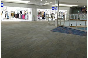 【イオンモール津山】各種プロモーションや物販、食物販のポップアップストアに最適な専門店2F 中央エスカレーター前の催事イベントスペース