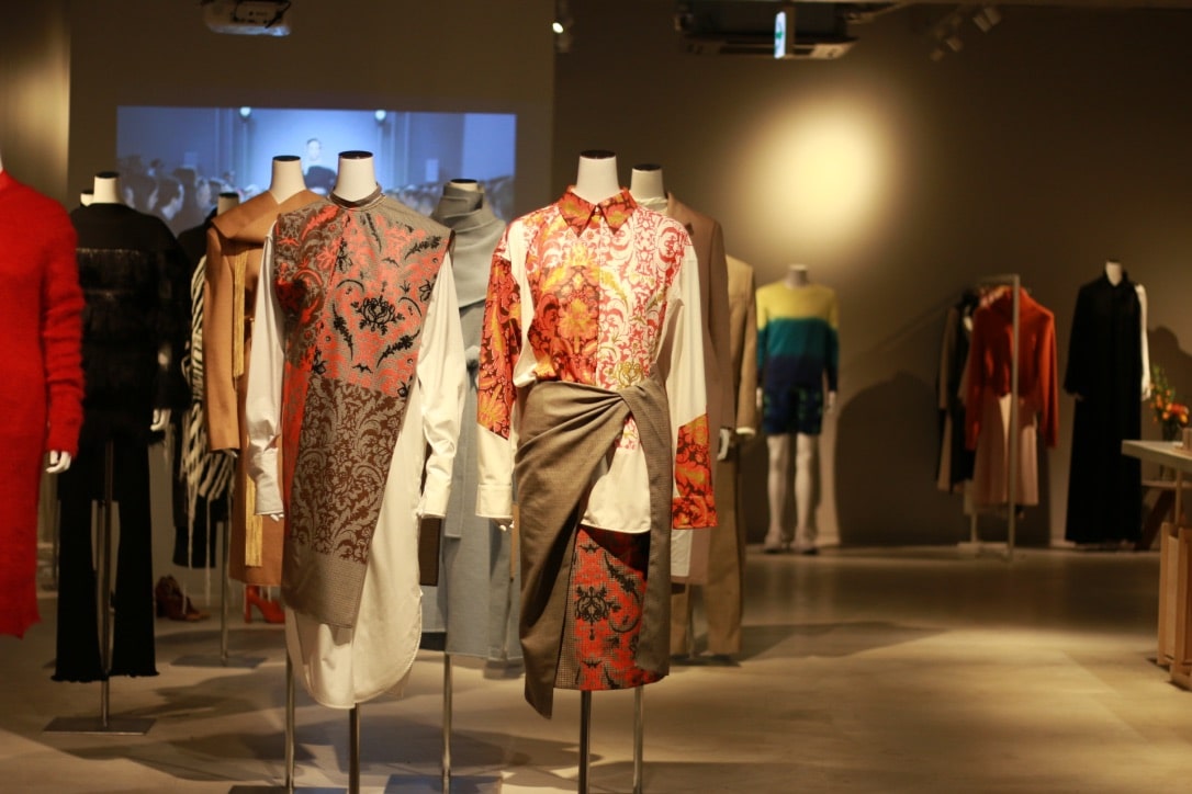 【原宿駅2分】店内150㎡を超えるシンプルでデザイン制の高いスペースにて貸切イベントを承っています