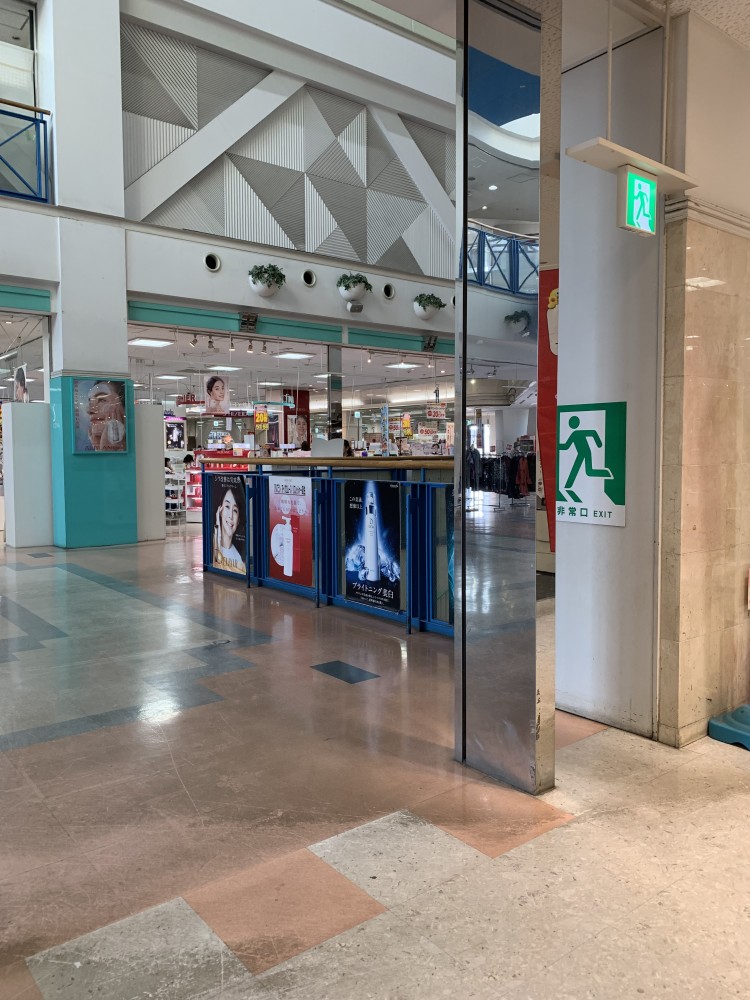 【スーパーセンターオークワパームシティ和歌山】プロモーションに最適なフードコート横スペース