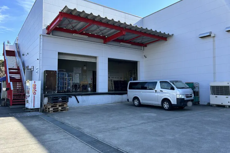 【エフマートサーキット通り】販促プロモーションに最適な食品側入口にある催事スペース