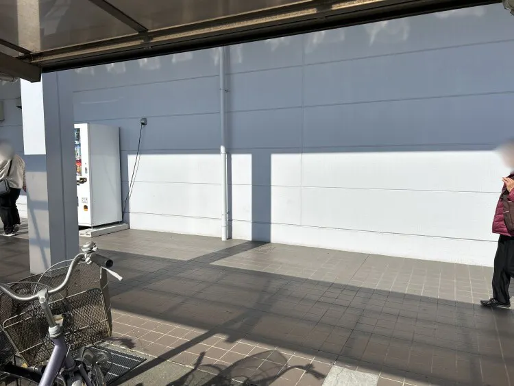 【エフマートサーキット通り】販促プロモーションに最適な食品側入口にある催事スペース