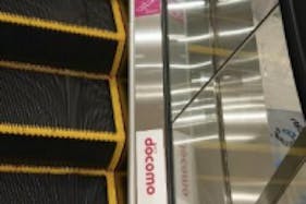 【イオンモール白山】モール内広告 エスカレーター(レーン)