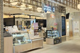 【北千住マルイ】2階 カレンダリウムF12【食物販・物産展】店内入って正面、什器完備の好立地スペース