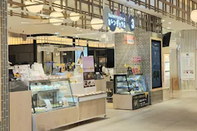 【北千住マルイ】2階 カレンダリウムF12【食物販・物産展】店内入って正面、什器完備の好立地スペース