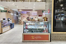 【北千住マルイ】2階 カレンダリウムF12【食物販・物産展】店内入って正面、什器完備の好立地スペース