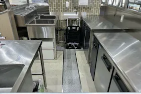 【北千住マルイ】2階 カレンダリウムF12【食物販・物産展】店内入って正面、什器完備の好立地スペース