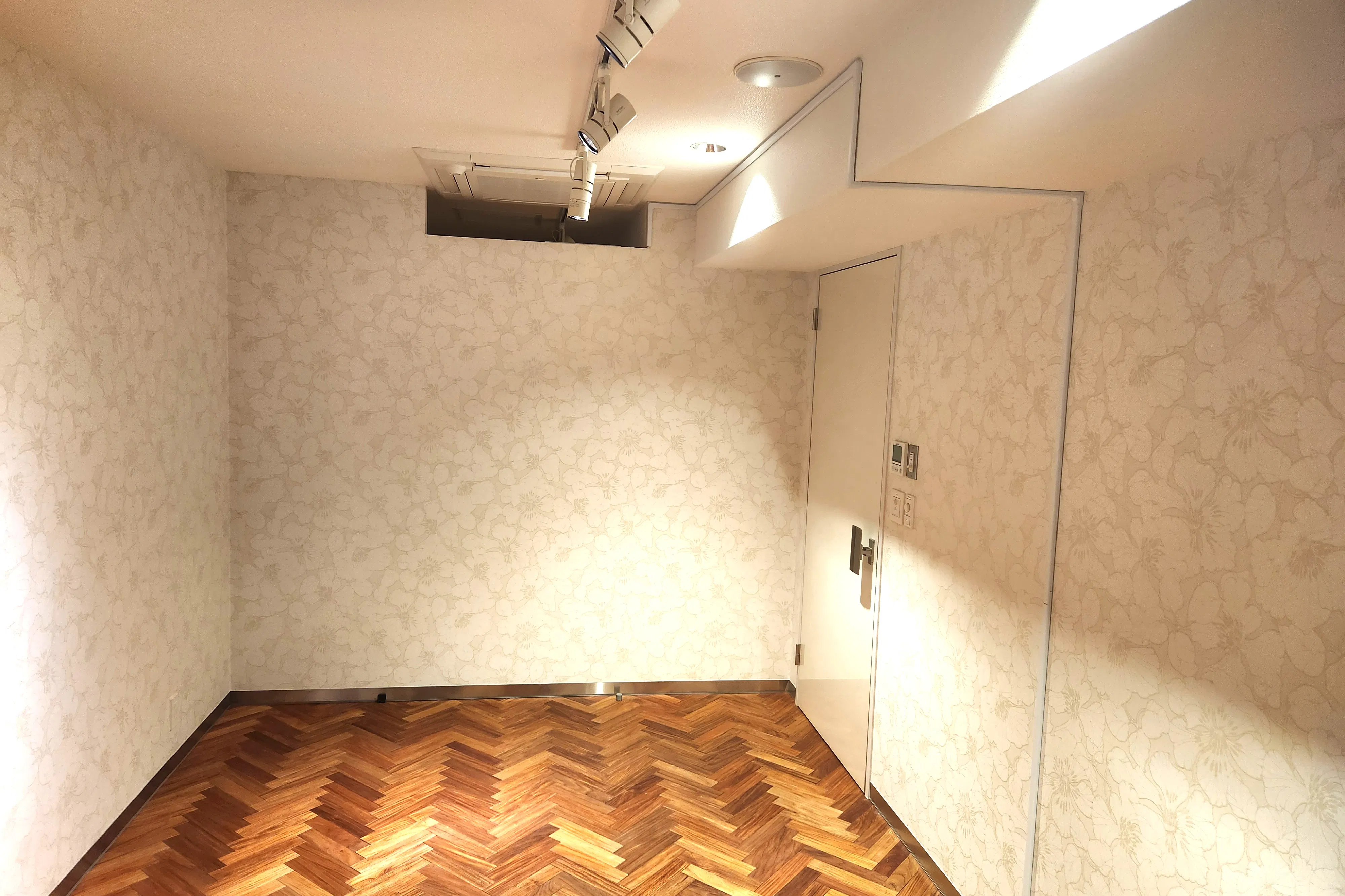 【三田駅8分】4駅アクセス可能!ワンフロア92㎡和モダン空間・撮影特化型空間でイベント、展示会、写真・動画撮影など多目的にご活用いただけます。4部屋それぞれの個性をお楽しみください!