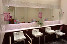 【イオンモール大和郡山】モール内広告 化粧室鏡ステッカー