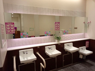 【イオンモール大和郡山】モール内広告 化粧室鏡ステッカー