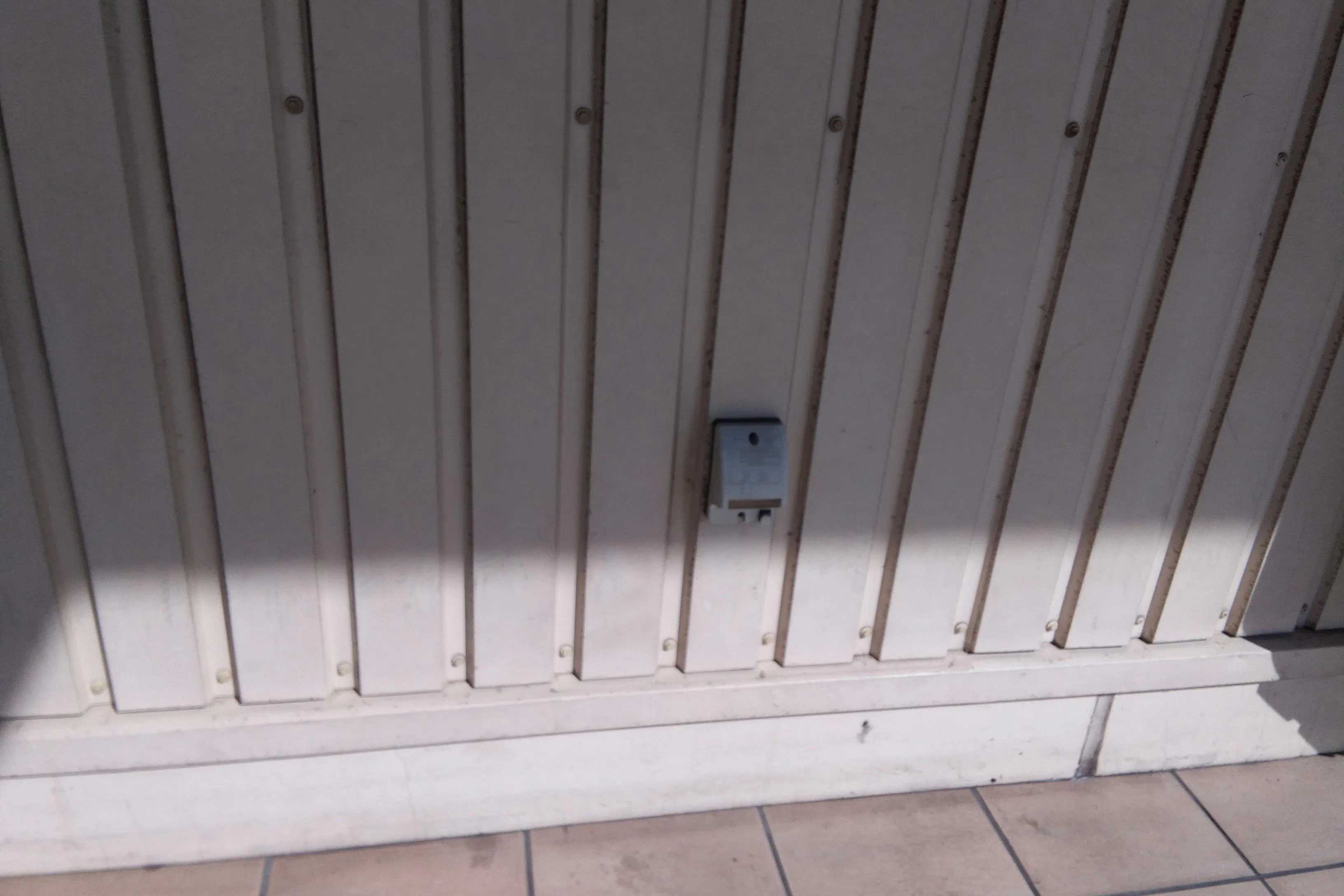 【ミスターマックス 小倉北店】家電側入口 販促プロモーションや物販用途に最適な総合ディスカウントストアの催事イベントスペース