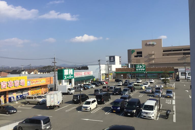 【センチュリーガーデンフレスポ 】販促イベントやキッチンカーの出店に適したじゅうじゅうカルビ横空地スペースの画像2
