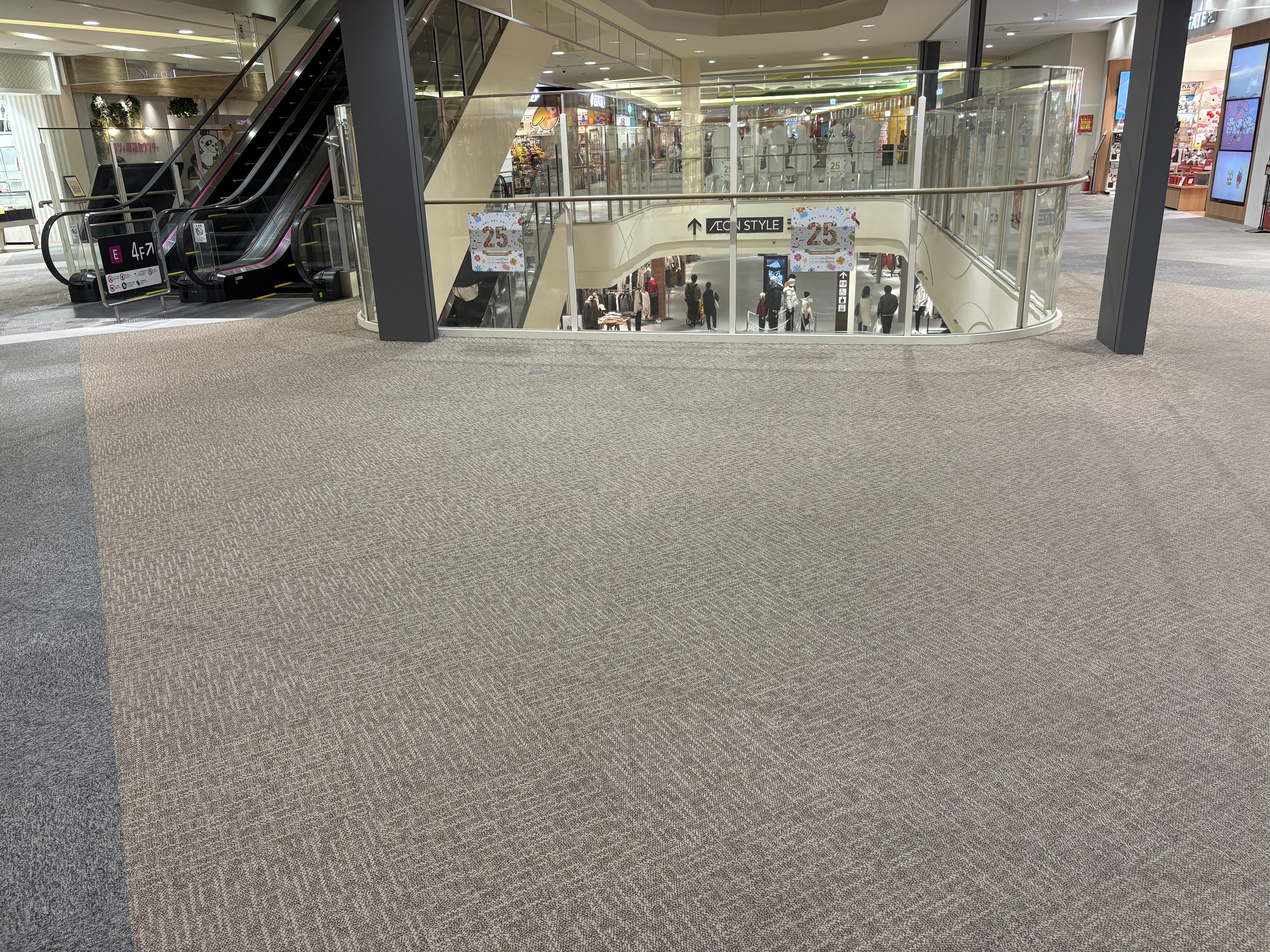 【イオンモール岡崎】３F　ホビーゾーン前