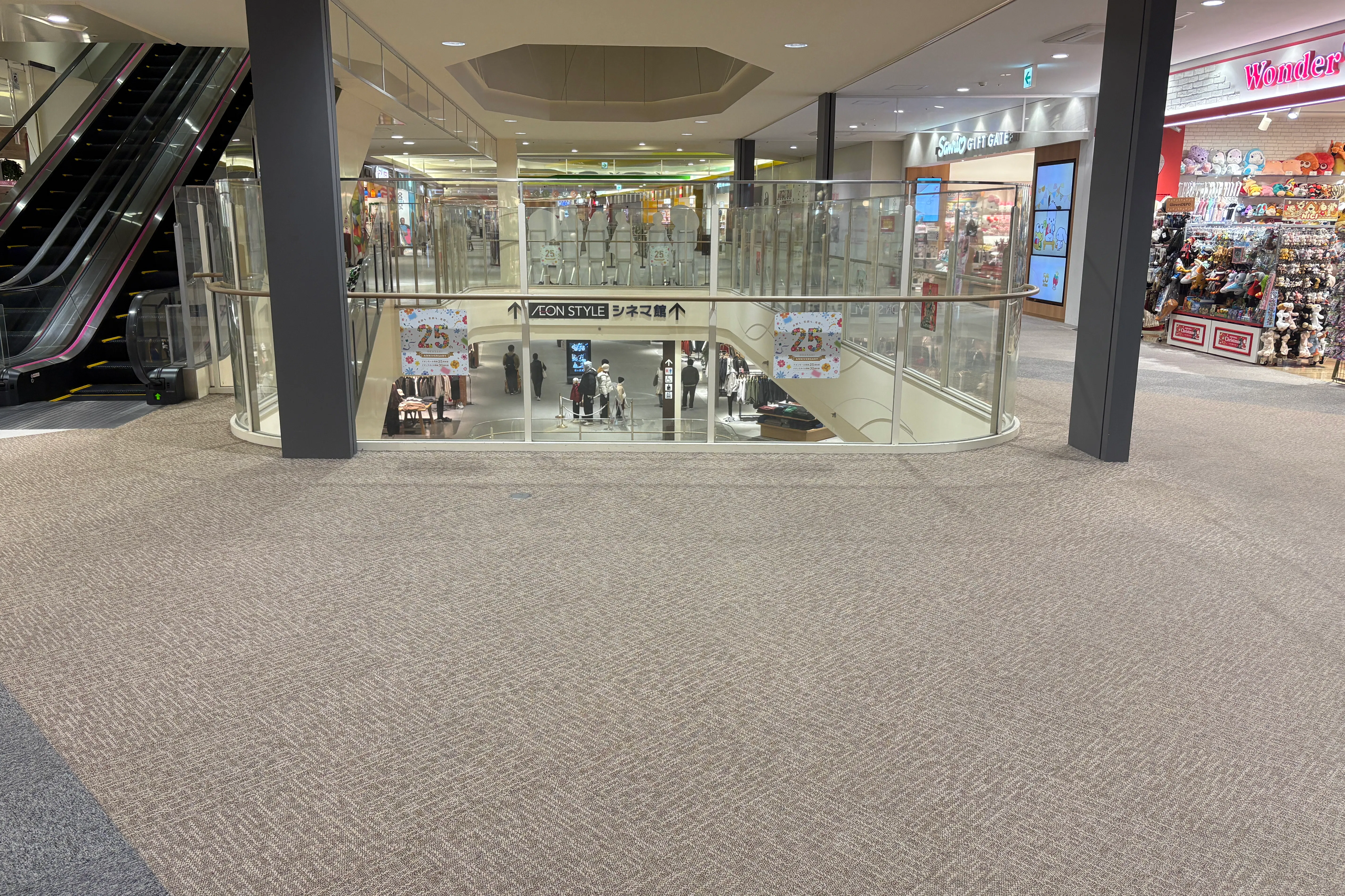 【イオンモール岡崎】3F ホビーゾーン前