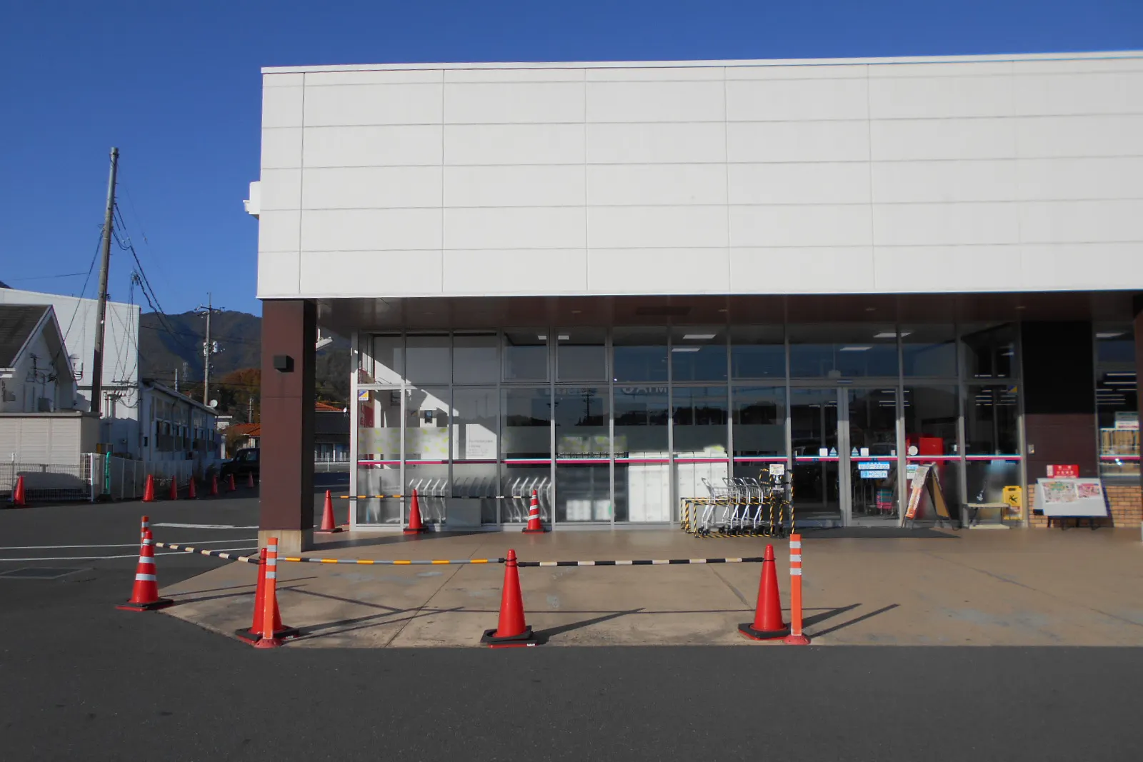 【アルク玖珂店】プロモーションイベントに最適なスーパーの店頭軒下イベントスペース