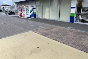 【フィッシングマックス武庫川店】キッチンカーやプロモーションに最適な自動販売機横のレンタルスペース