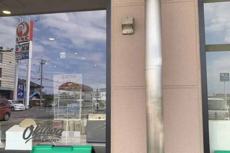 【オークワ那賀】プロモーションに最適な軒下スペース