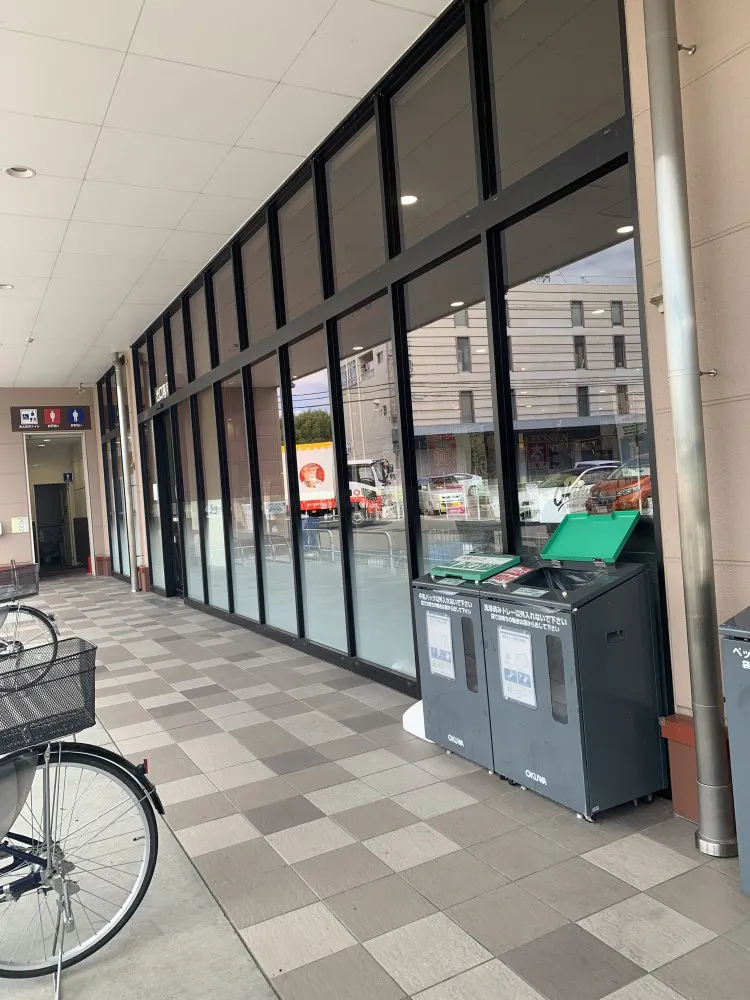 【オークワ那賀】プロモーションに最適な軒下スペース