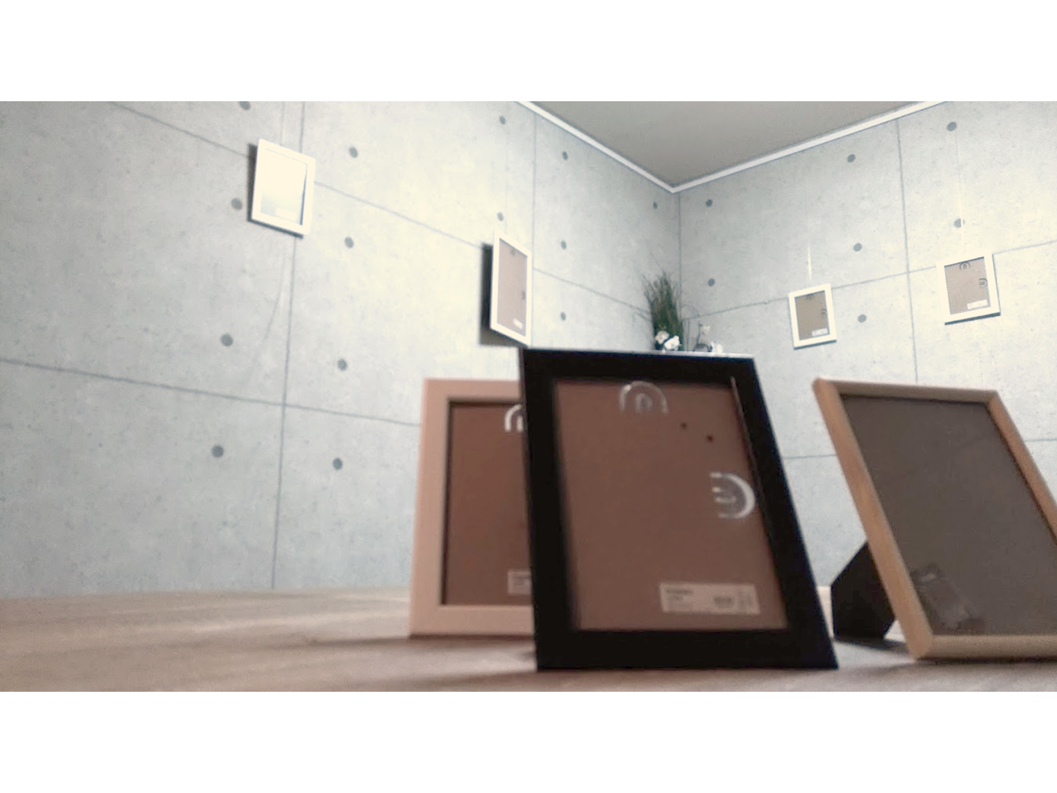 ギャラリー使用時：2面にピクチャーレールあり