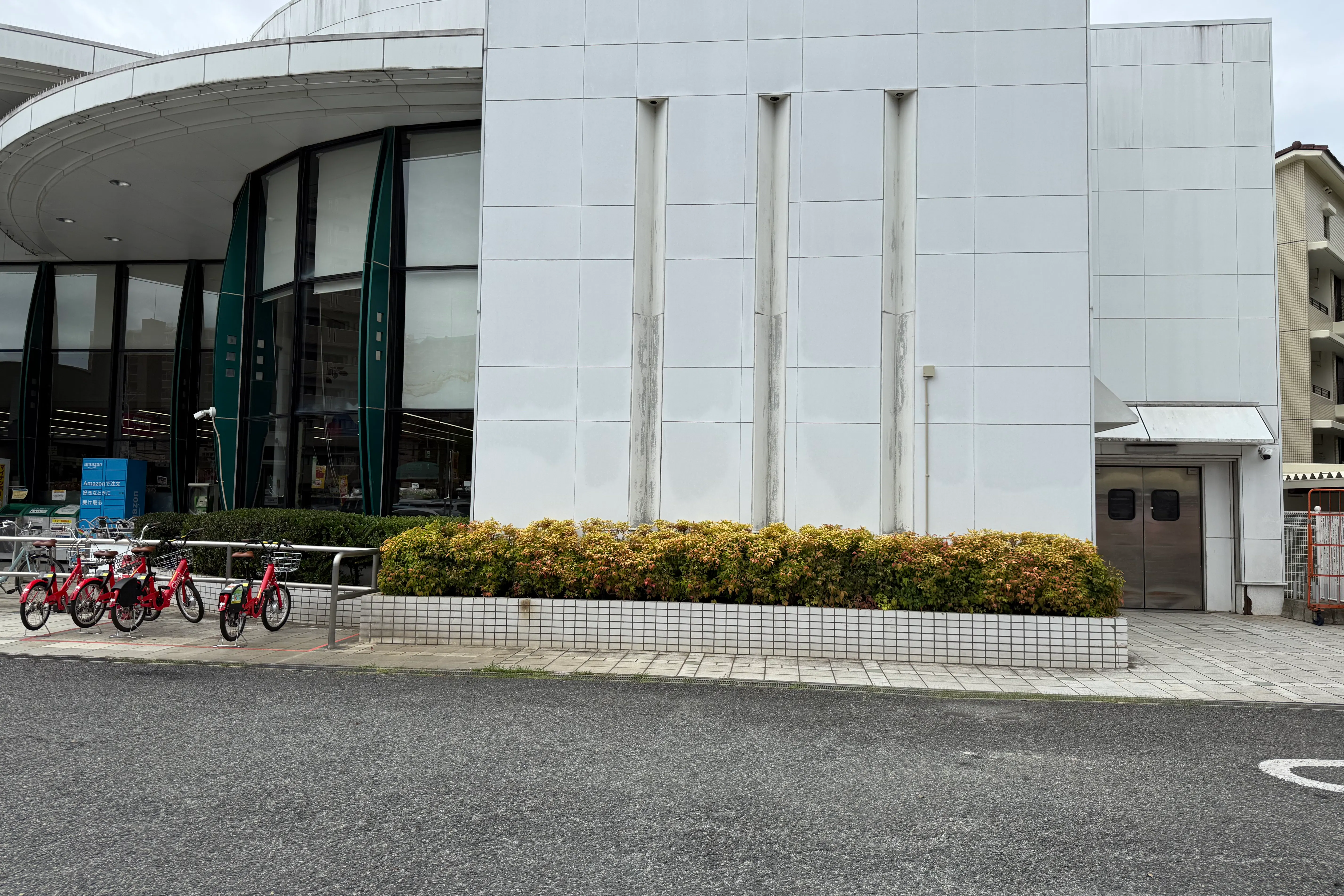 【ゆめマート九品寺】キッチンカーに利用可能なスーパーの駐車場スペース