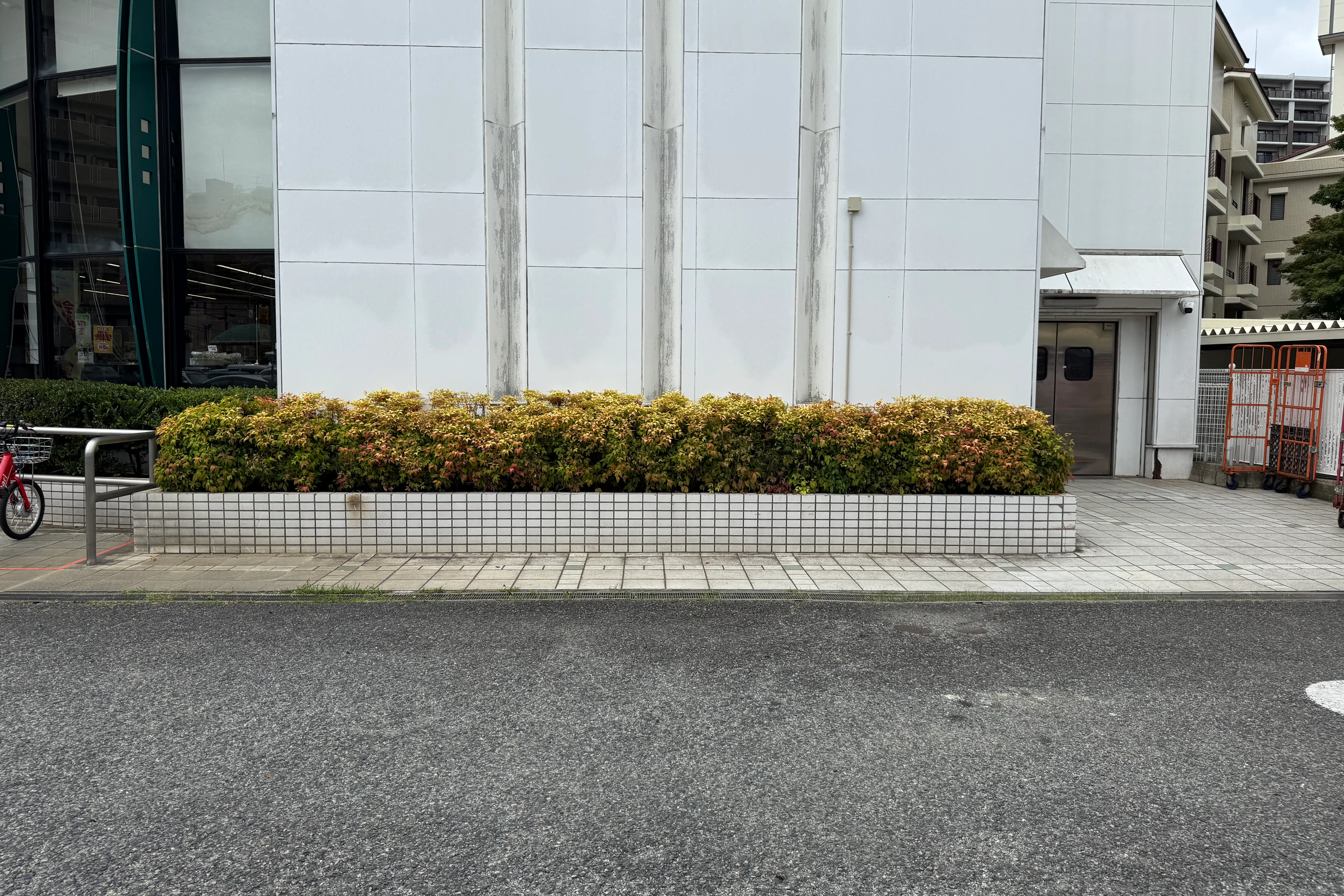 【ゆめマート九品寺】キッチンカーに利用可能なスーパーの駐車場スペース