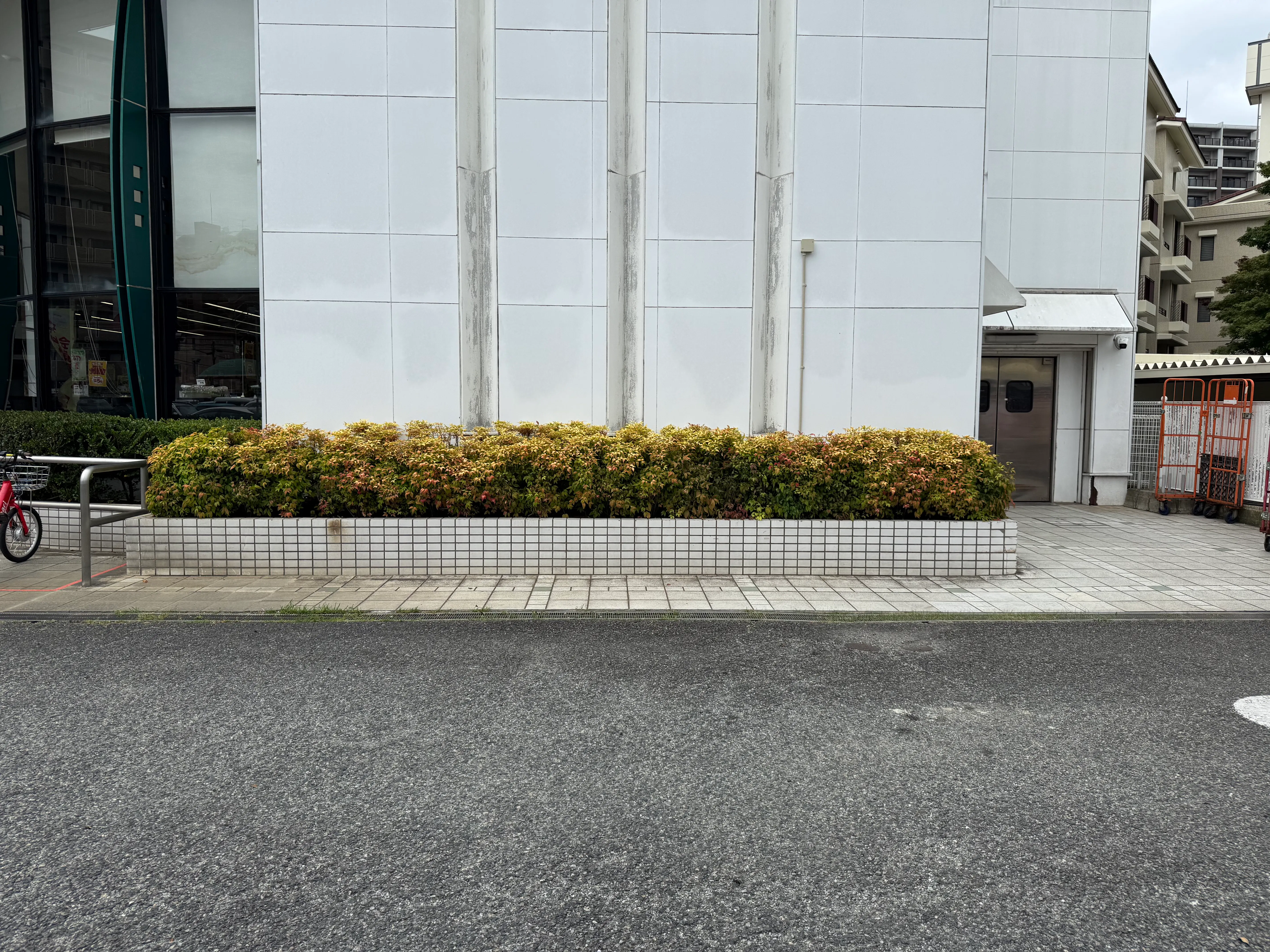 【ゆめマート九品寺】キッチンカーに利用可能なスーパーの駐車場スペース