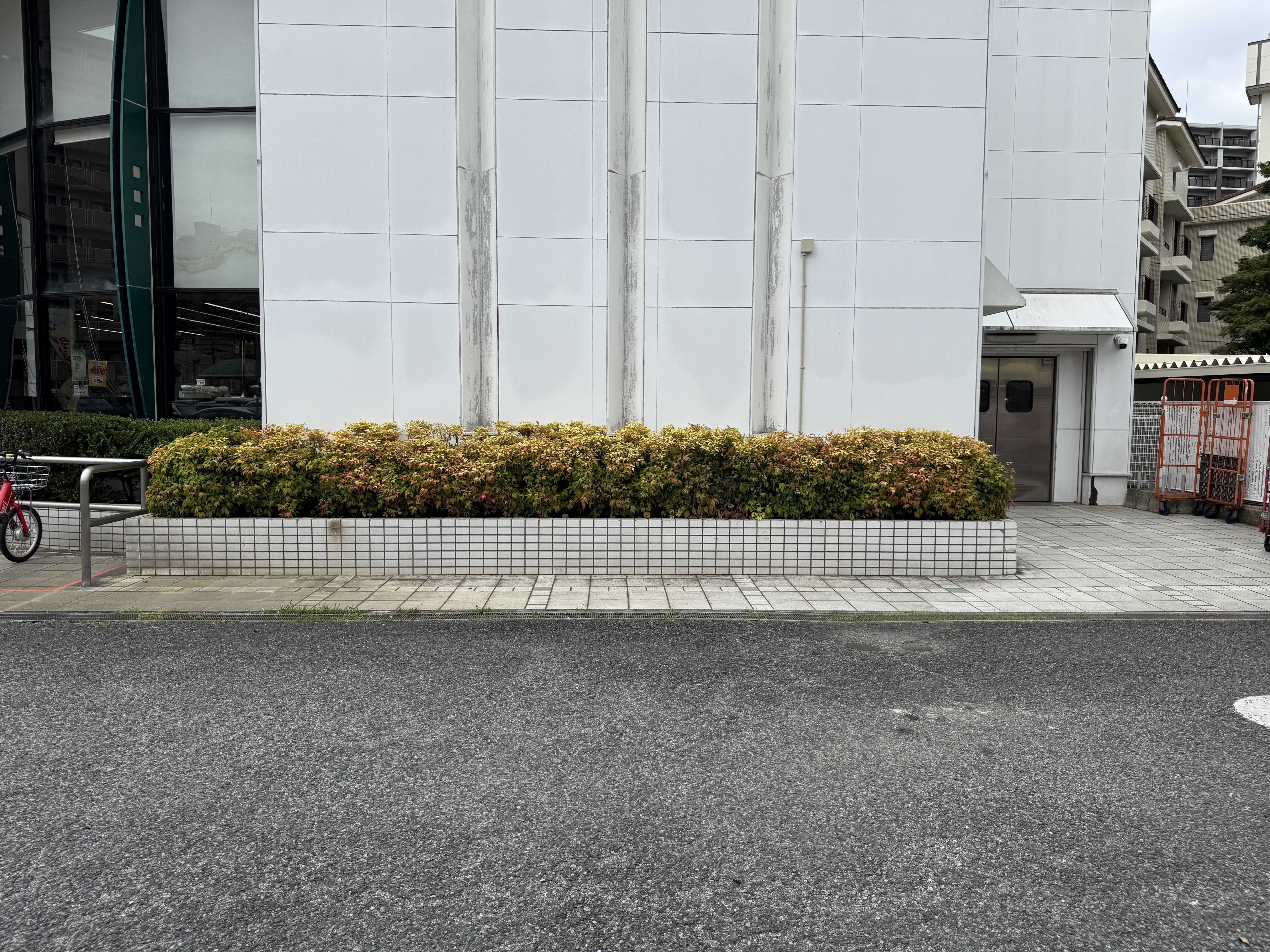【ゆめマート九品寺】キッチンカーに利用可能なスーパーの駐車場スペース