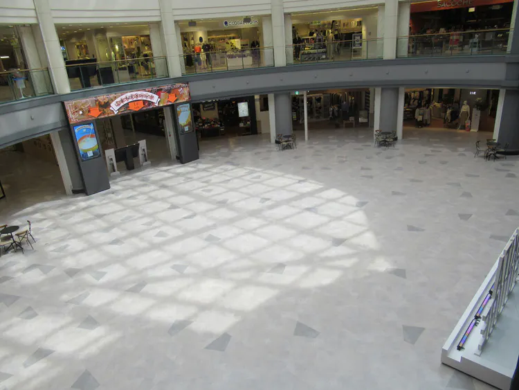 【イオンモール秋田】1F  セントラルコート