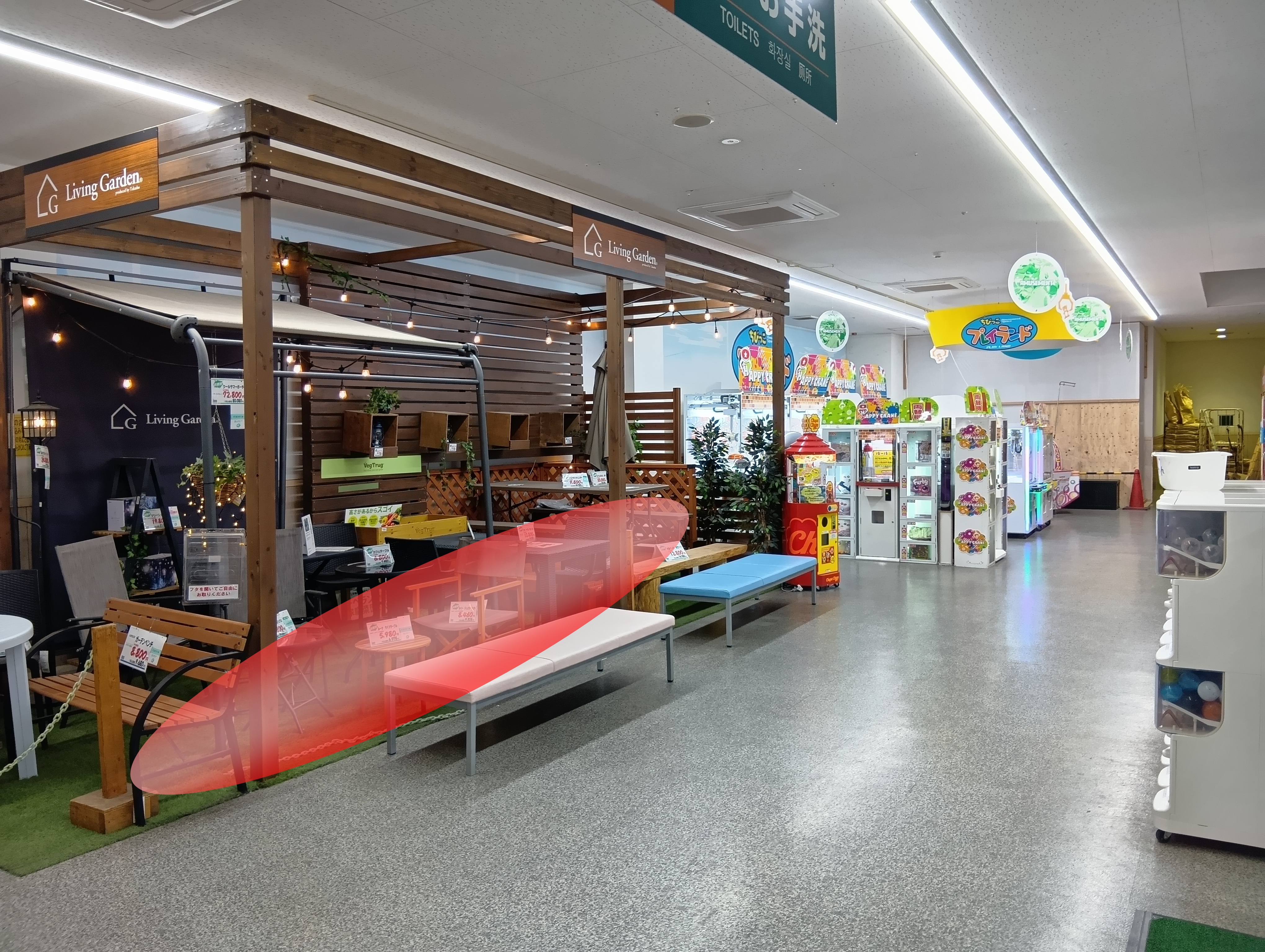 【HIヒロセスーパーコンボ田崎市場通り店】プロモーションイベントに最適なホームセンターのメイン入り口2F風除室スペース