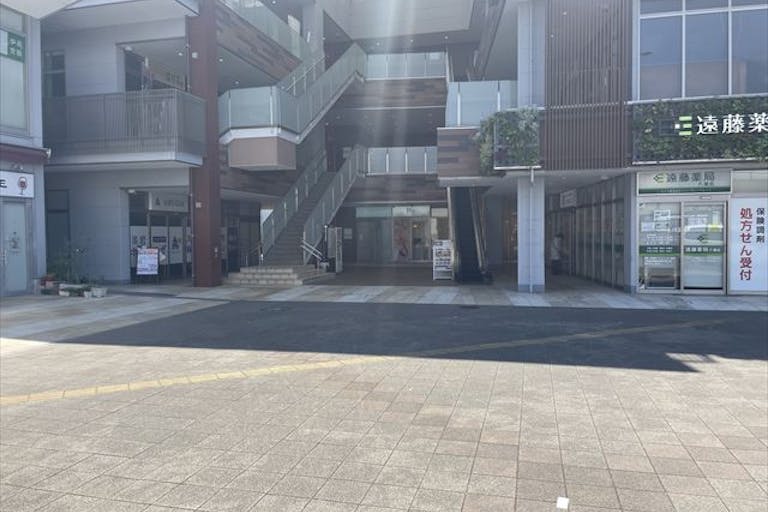 【八潮駅1分】プロモーションにおすすめなBiVi八潮の半屋外スペースの画像3