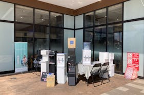 【イオンタウンふじみ野】キッチンカーや食物販、各種プロモーションに適した地域密着型のショッピングセンター入口近くの通行量野多い軒下スペース