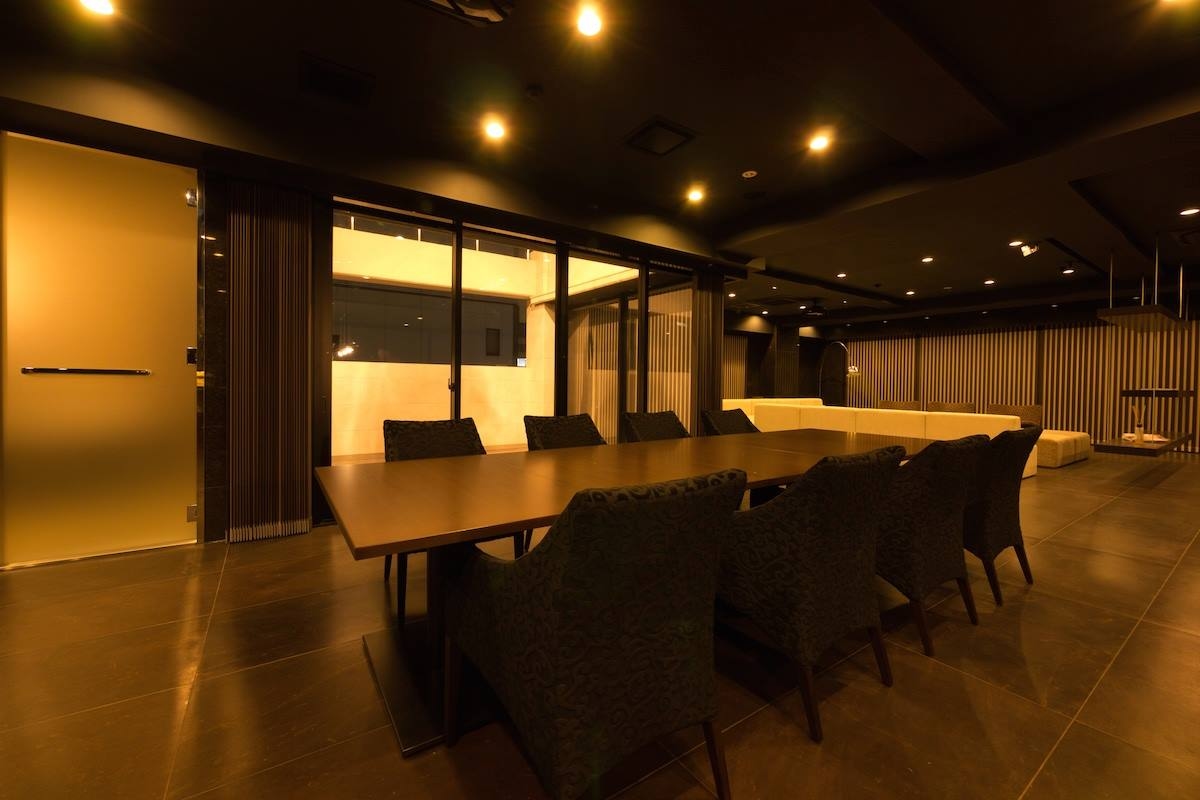 長テーブル。レイアウト自由です。