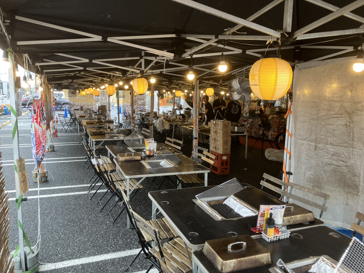 【ヘイワールド!!／メインエリア】屋外車両展示やミニコンサート、プロモーションイベントに最適な商業施設の大型駐車場スペース