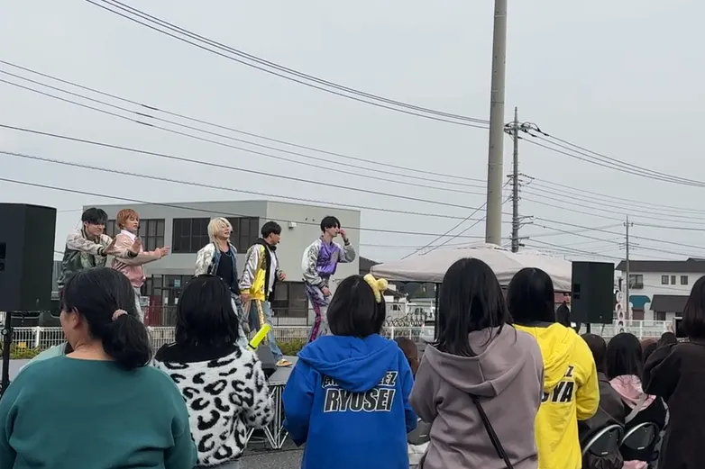 【ヘイワールド!!/メインエリア】屋外車両展示やミニコンサート、プロモーションイベントに最適な商業施設の大型駐車場スペース