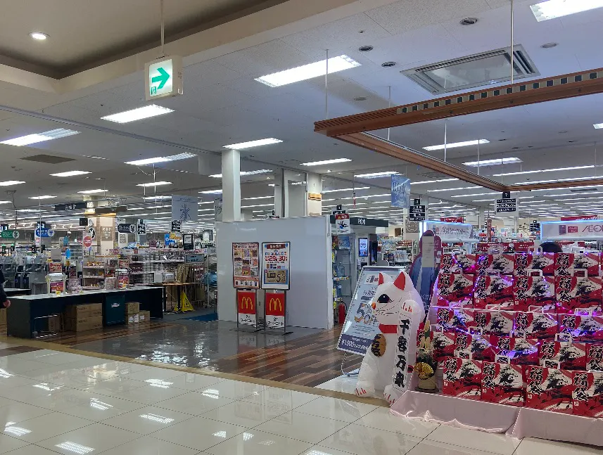 【イオンモール佐賀大和（佐賀県）】1階　セルフレジ横　催事スペースの画像