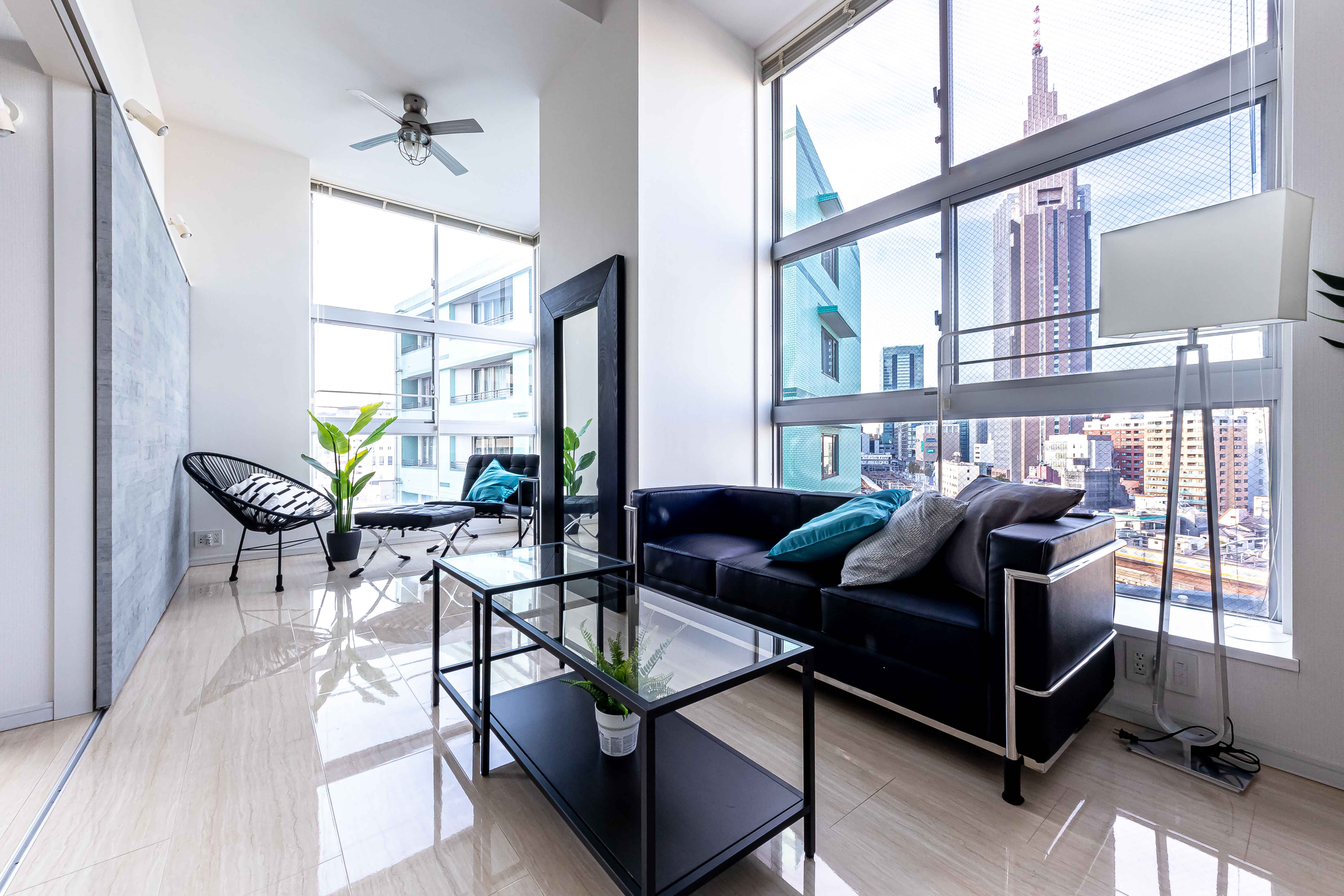 【代々木駅4分】二面採光・天井高４ｍで撮影に適した自然光豊かなレンタルスタジオの画像10