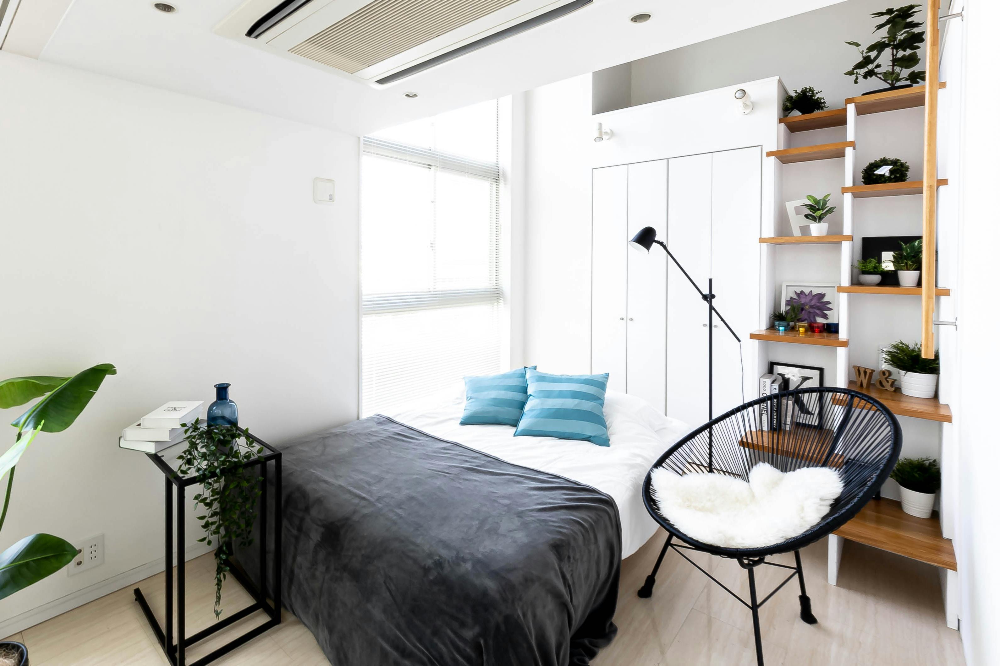 【代々木駅4分】二面採光・天井高4mで撮影に適した自然光豊かなレンタルスタジオ