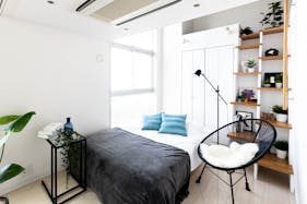 【代々木駅4分】二面採光・天井高4mで撮影に適した自然光豊かなレンタルスタジオ