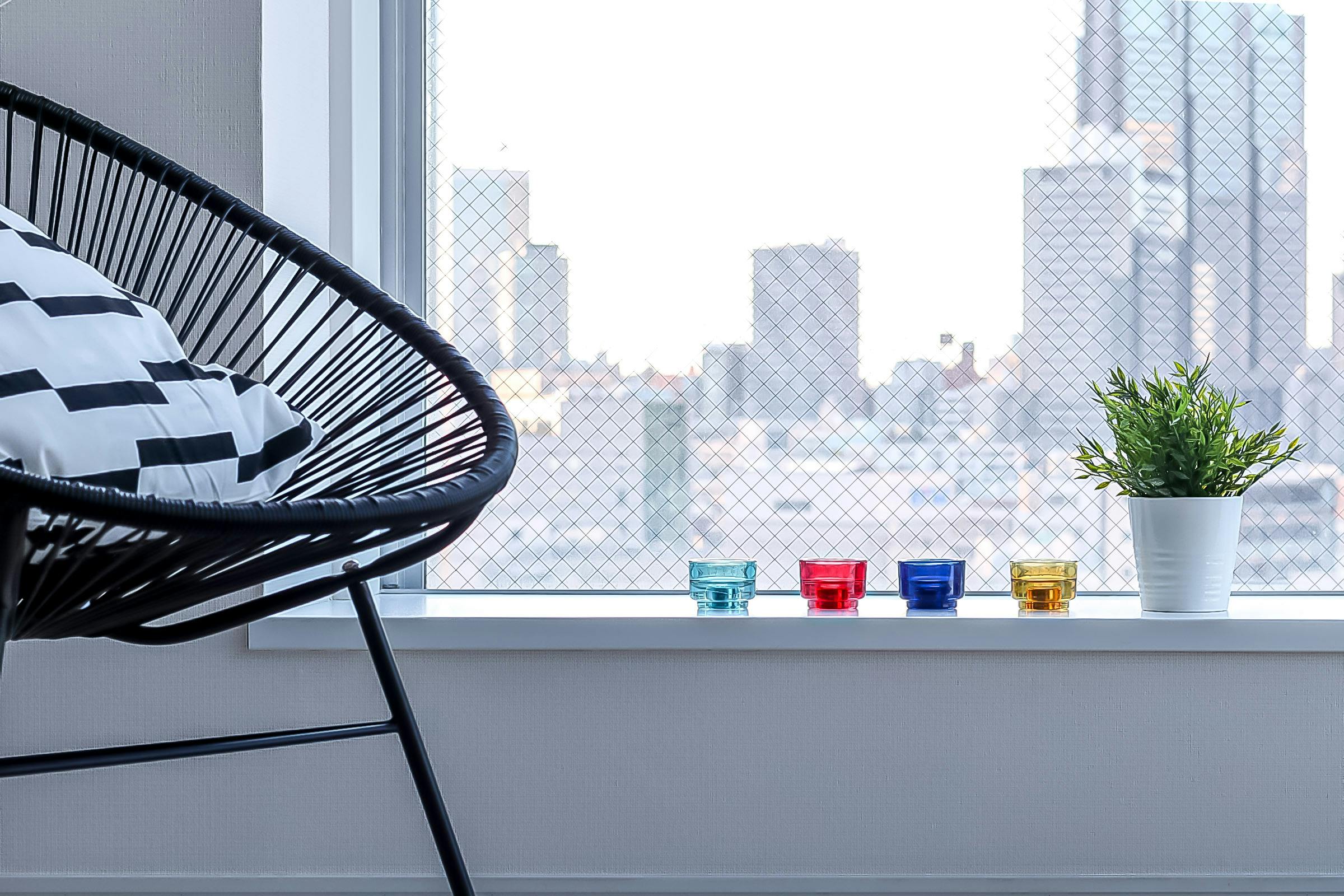 【代々木駅4分】二面採光・天井高4mで撮影に適した自然光豊かなレンタルスタジオ