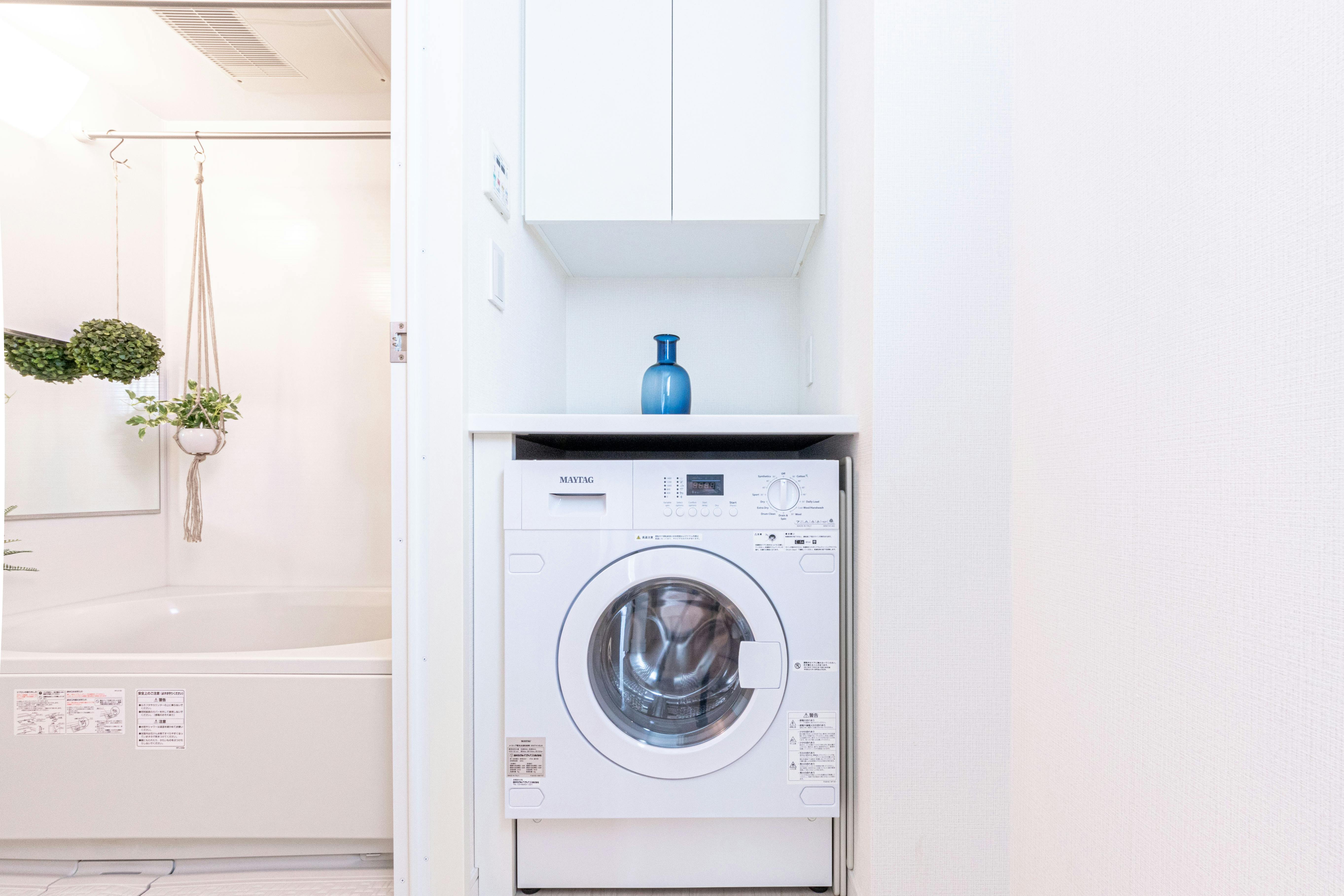 【代々木駅4分】二面採光・天井高4mで撮影に適した自然光豊かなレンタルスタジオ