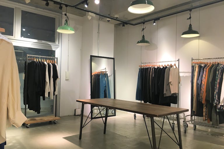 【明治神宮前〈原宿〉駅5分】アパレルのポップアップストアや展示会に最適な白を基調としたショールーム(inShop)の画像1