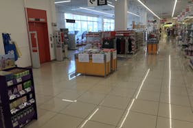 【西友 浜松有玉南店】1階エレベーター前 プロモーション用途や物販、食物販のポップアップストアに最適なスーパー店内催事イベントスペース