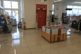 【西友 浜松有玉南店】1階エレベーター前 プロモーション用途や物販、食物販のポップアップストアに最適なスーパー店内催事イベントスペース