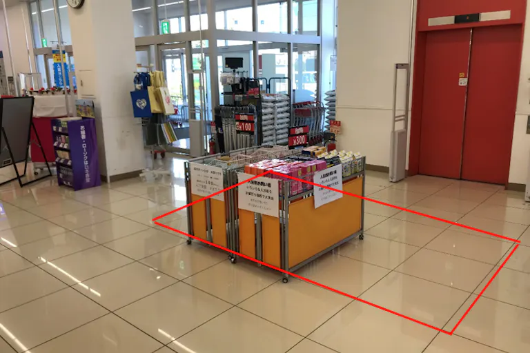 【西友 浜松有玉南店】1階エレベーター前 プロモーション用途や物販、食物販のポップアップストアに最適なスーパー店内催事イベントスペースの画像1