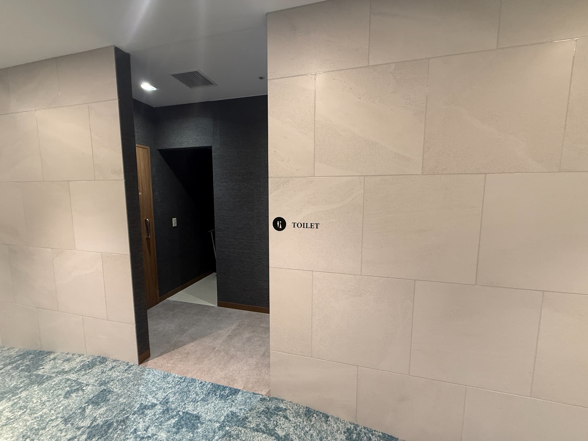 【新宿駅1分】展示会に最適な新宿駅から徒歩1分の場所にある展示会スペース