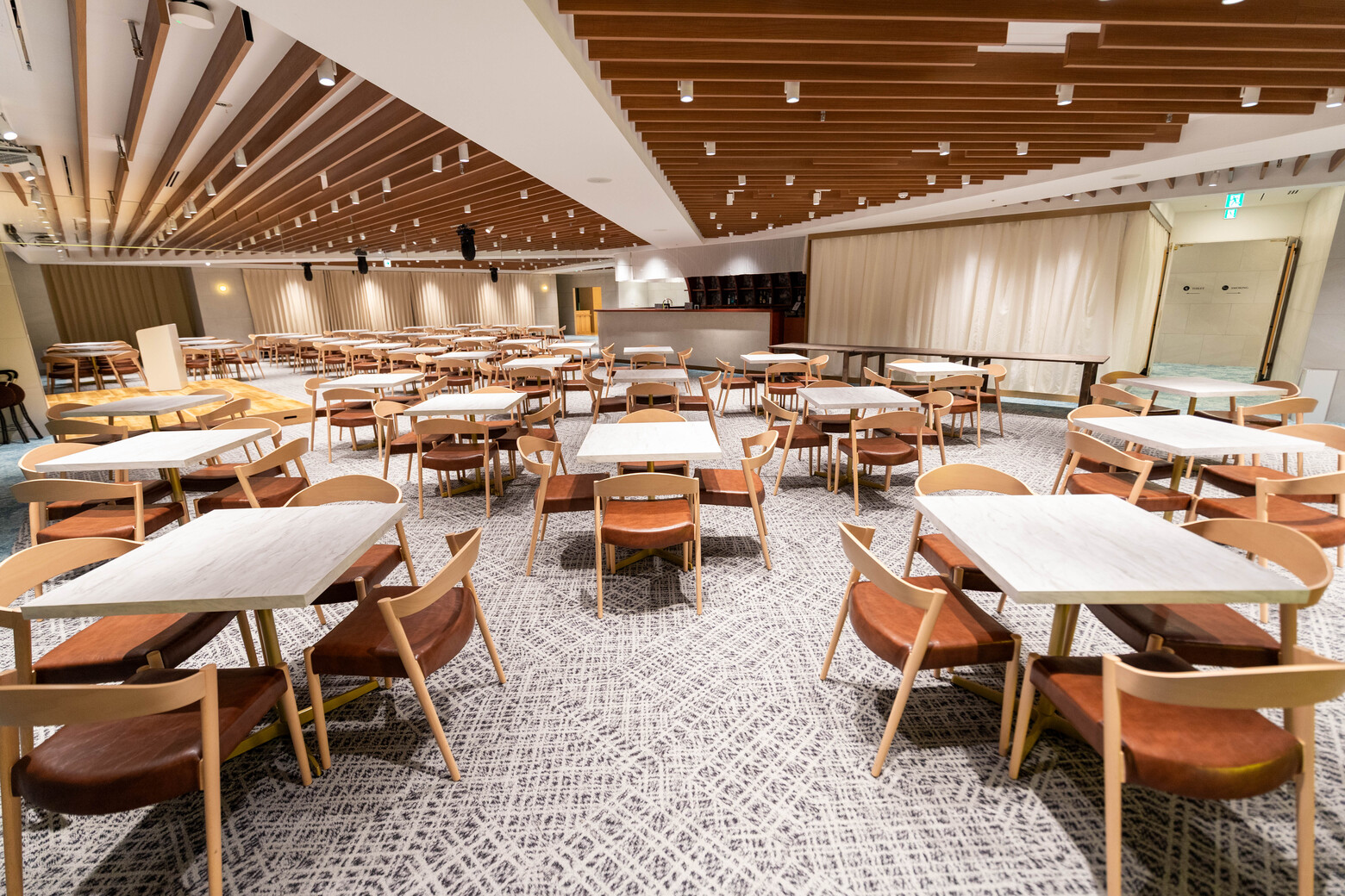 【新宿駅1分】展示会に最適な新宿駅から徒歩1分の場所にある展示会スペース