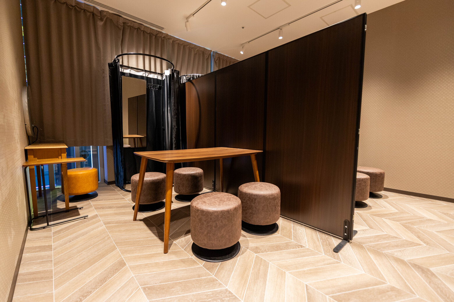 【新宿駅1分】展示会に最適な新宿駅から徒歩1分の場所にある展示会スペース