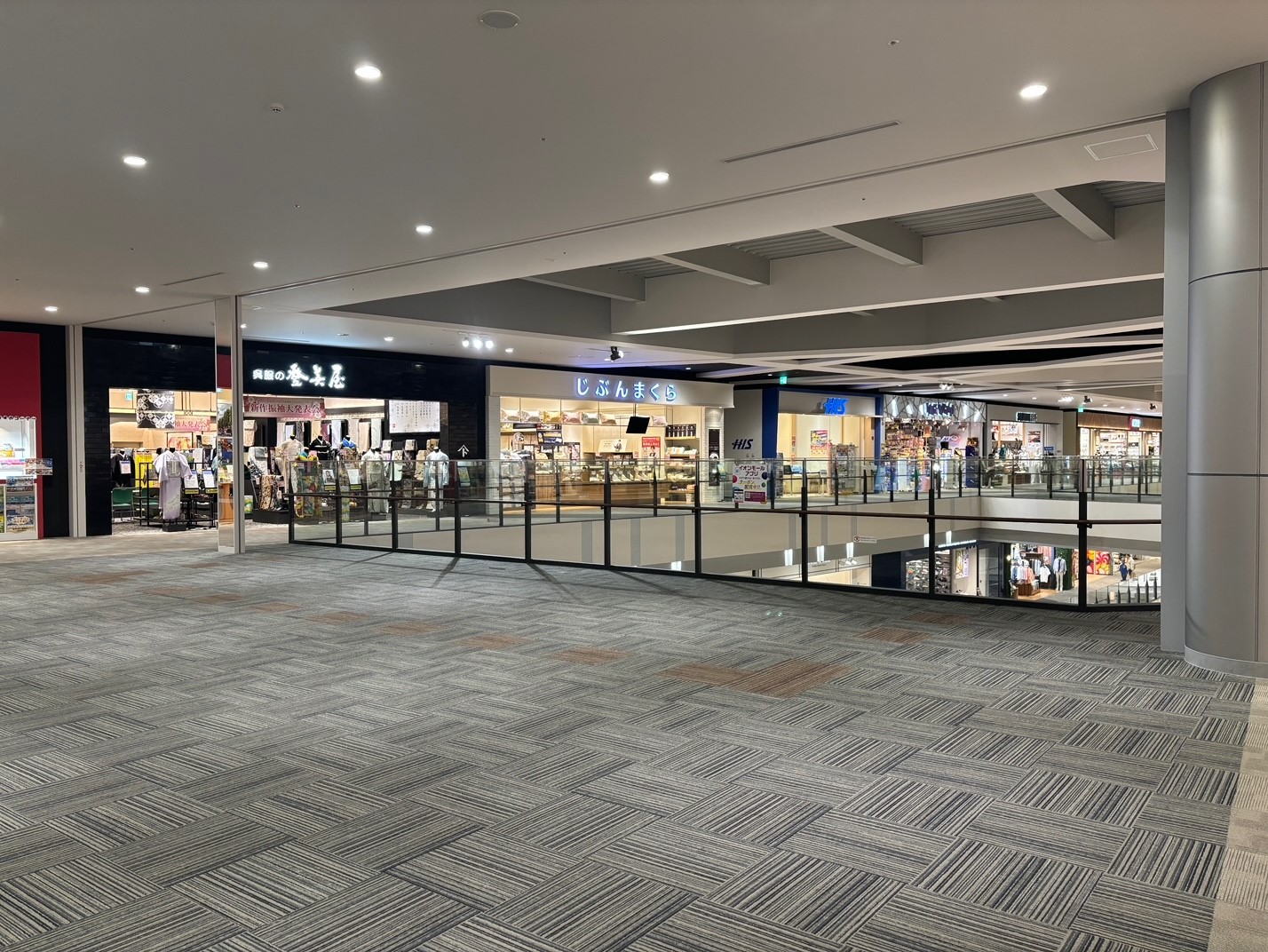 【イオンモール四條畷】3階 JTB前