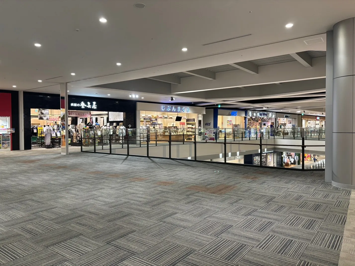 【イオンモール四條畷】3階 JTB前の画像